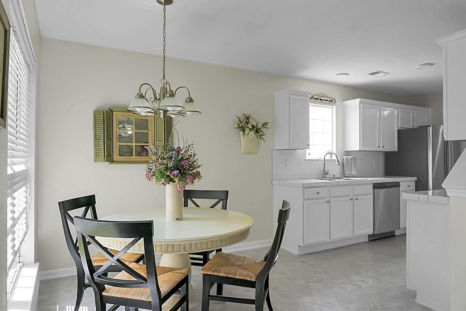 9255 Ayscough Road Summerville, SC 29485 - Photo 3 of 32 dining area