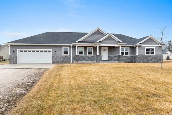$524,900 | 2348 Wild Oak Drive, Manitowoc, WI 54220