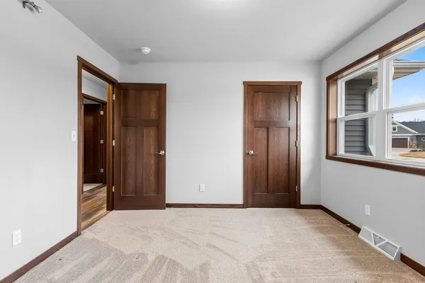 $524,900 | 2348 Wild Oak Drive, Manitowoc, WI 54220