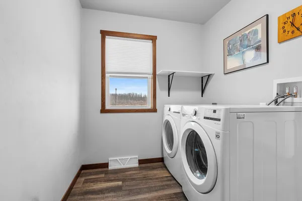 $524,900 | 2348 Wild Oak Drive, Manitowoc, WI 54220