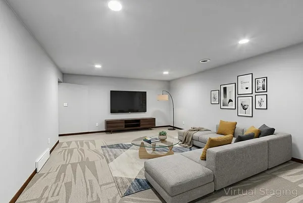 $524,900 | 2348 Wild Oak Drive, Manitowoc, WI 54220