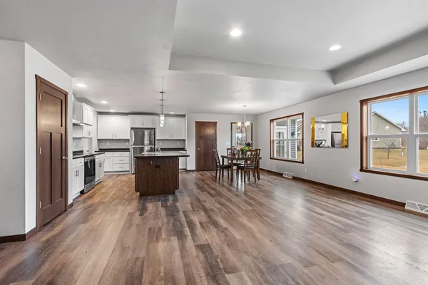 $524,900 | 2348 Wild Oak Drive, Manitowoc, WI 54220