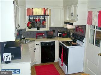 344 Spring Valley Road Springfield, PA 19064 - Photo 5 of 6 Kitchen