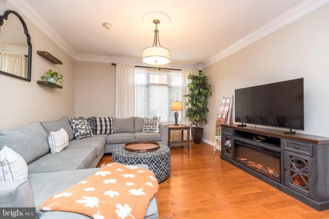 $355,000 | 207 Carson Terrace, Huntingdon Valley, PA 19006