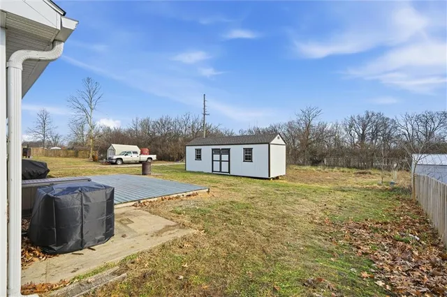 $225,000 | 1203 Southeast 125th Road, Knob Noster, MO 65336