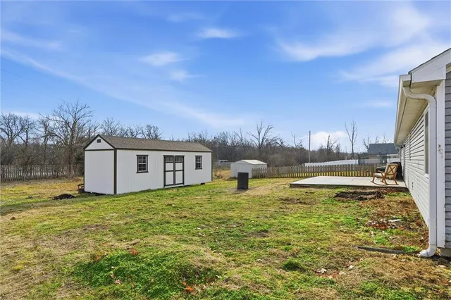 $225,000 | 1203 Southeast 125th Road, Knob Noster, MO 65336