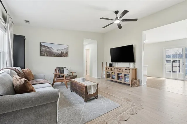 $225,000 | 1203 Southeast 125th Road, Knob Noster, MO 65336