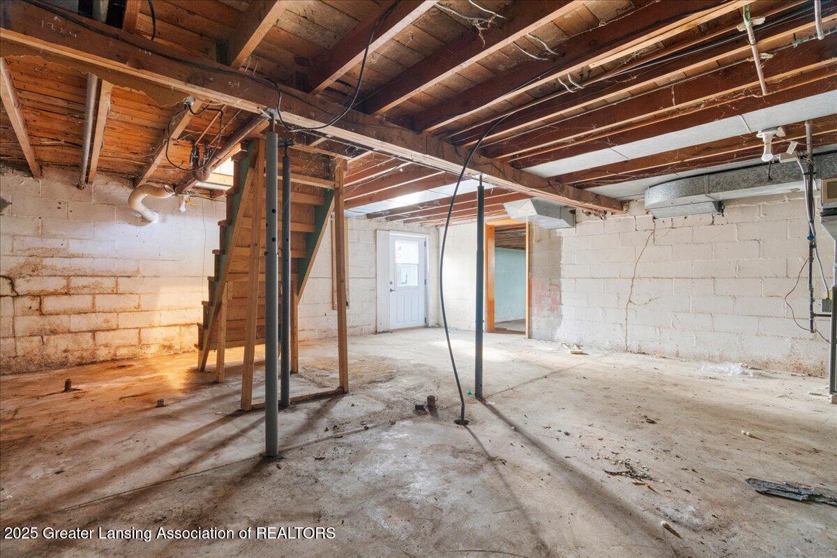 1581 West State Road Lansing, MI 48906 - Photo 23 of 28 26-Media Jett - 15