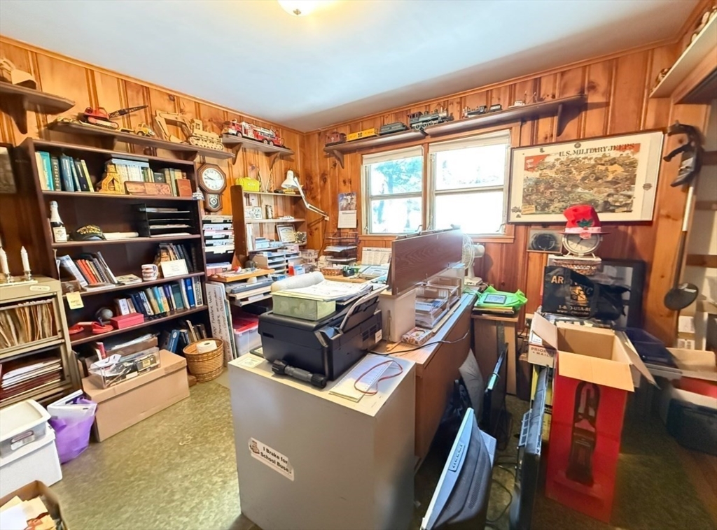 20 Indian Point Road Webster, MA 01570 - Photo 8 of 26