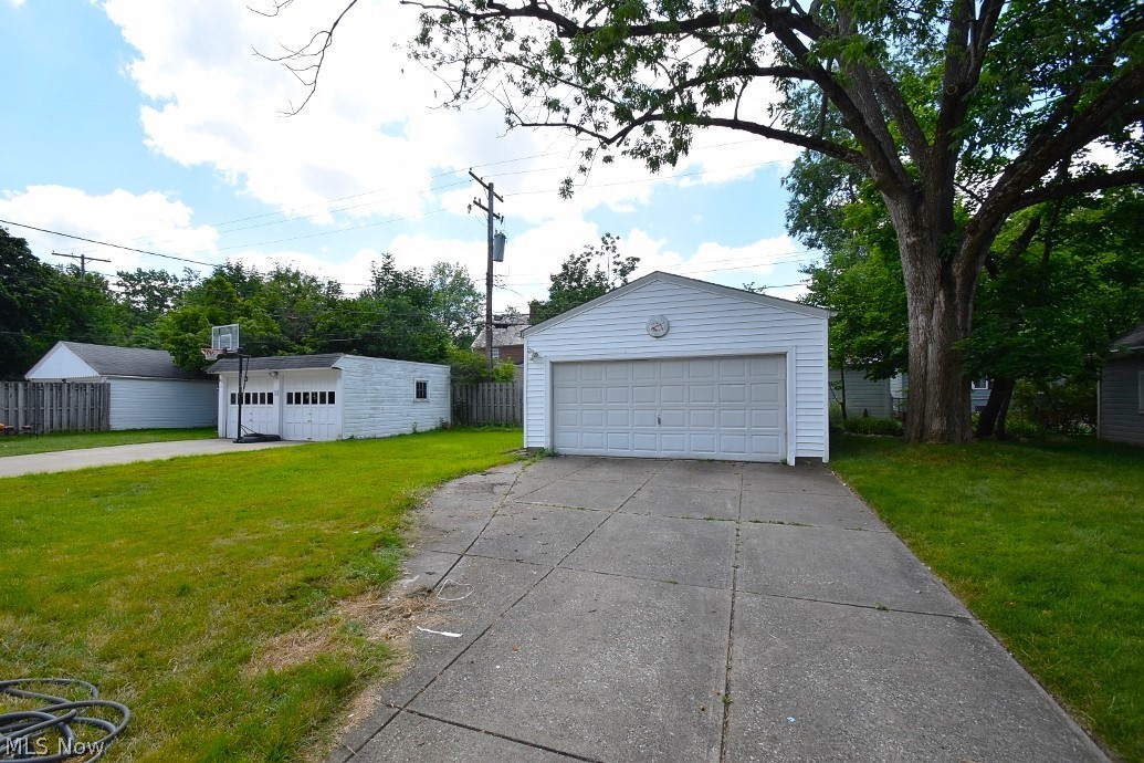 4050 Bushnell Road University Heights, OH 44118 - Photo 23 of 24 Two car garage