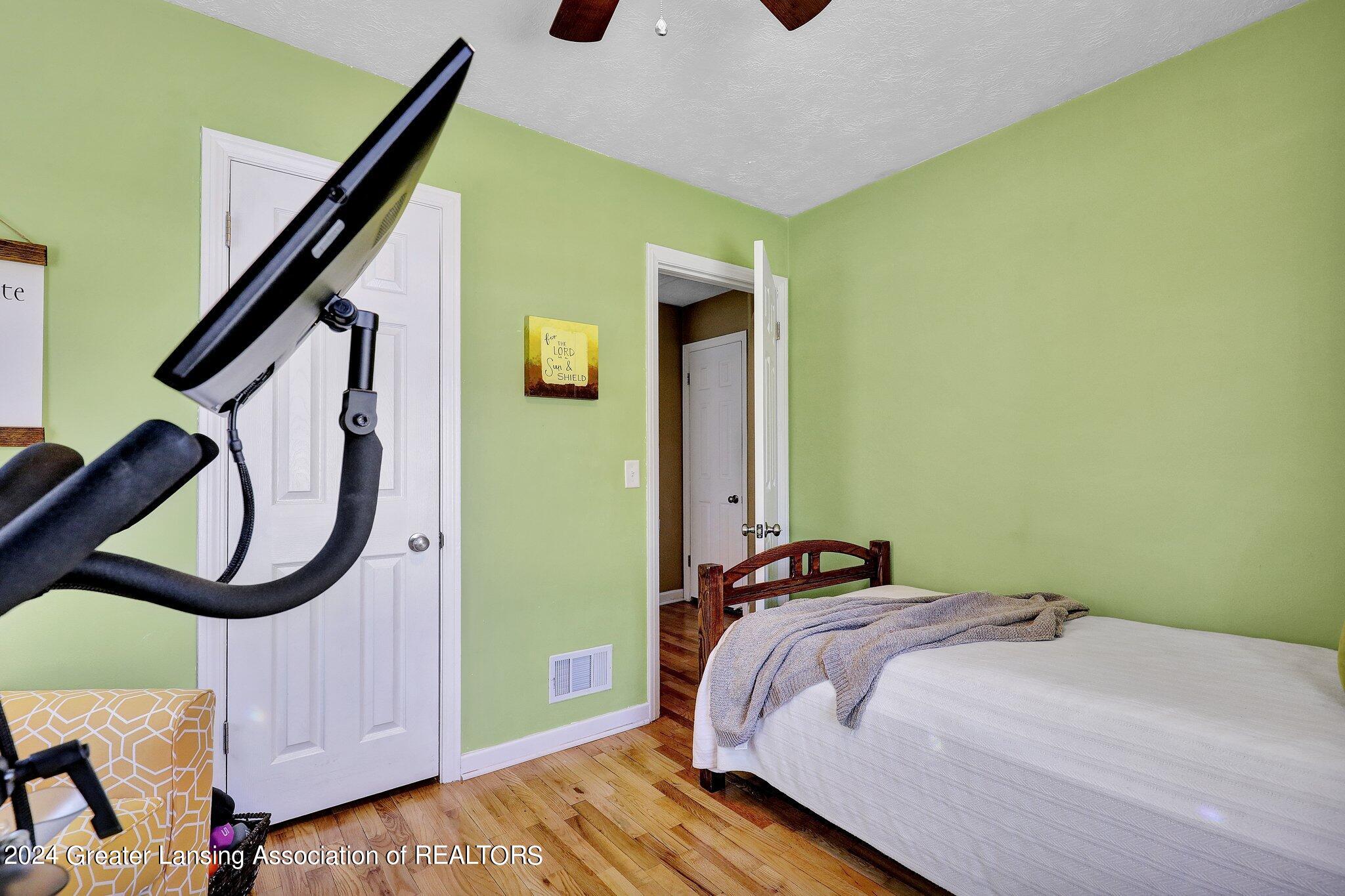222 Rita Street Lansing, MI 48910 - Photo 22 of 27 13-web-or-mls-Open Ended Media-13