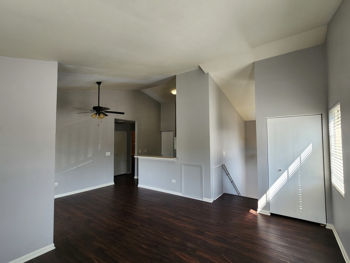 2023 Silverstone Drive, Unit 2023 Carpentersville, IL 60110 - Photo 6 of 13