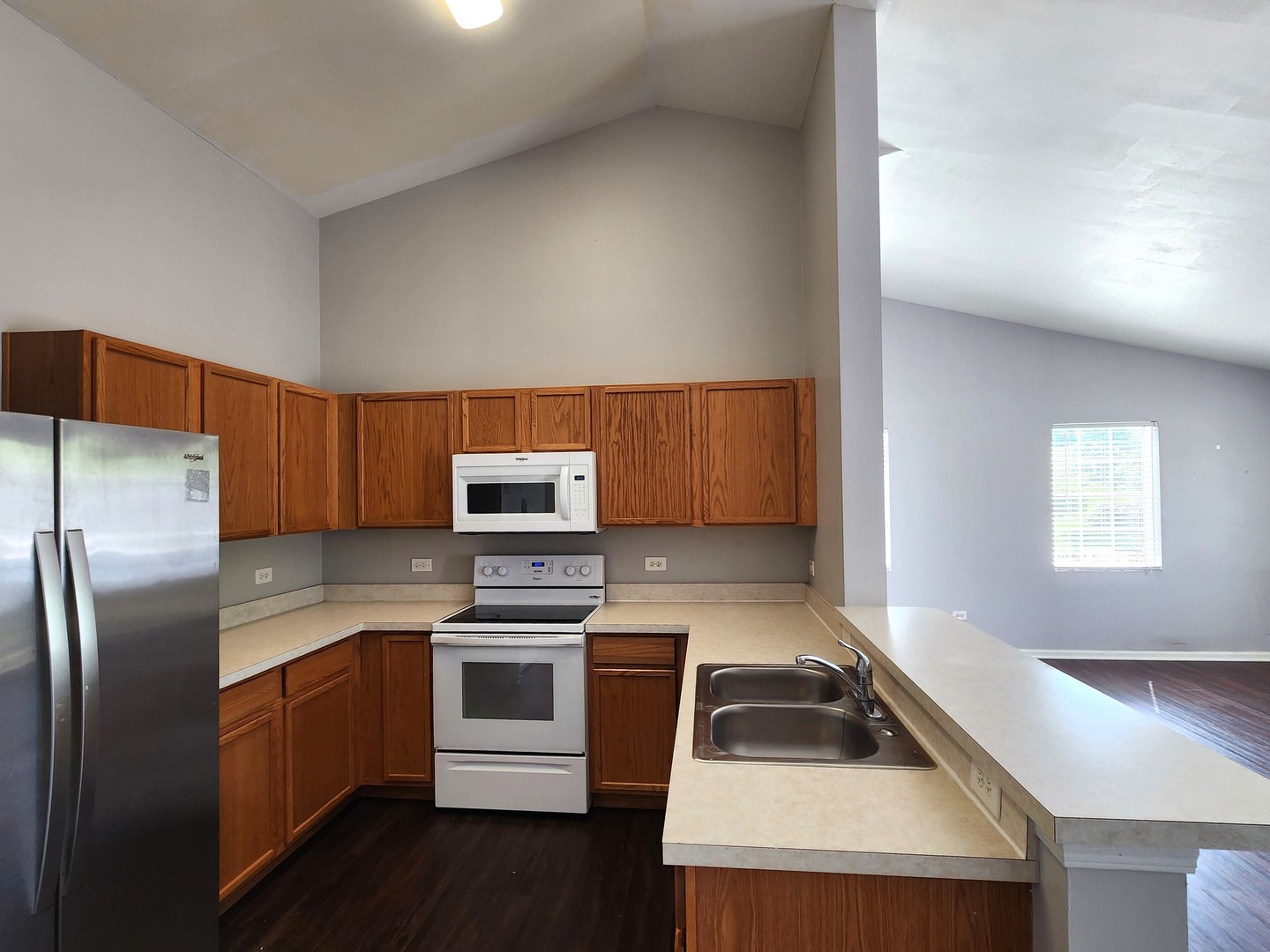 2023 Silverstone Drive, Unit 2023 Carpentersville, IL 60110 - Photo 8 of 13