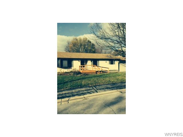 836 Robin Road Amherst, NY 14228 - Photo 1 of 1 Exterior Front