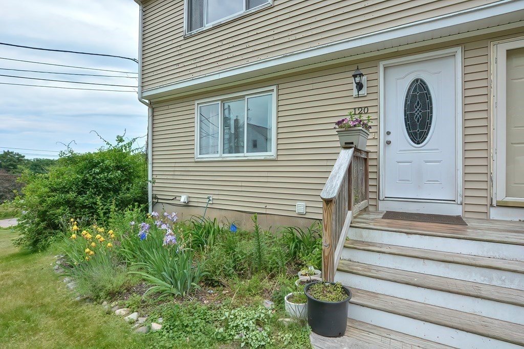 120 Cowell Road, Unit 120 Wrentham, MA 02093 - Photo 4 of 25 Gallery Image 4