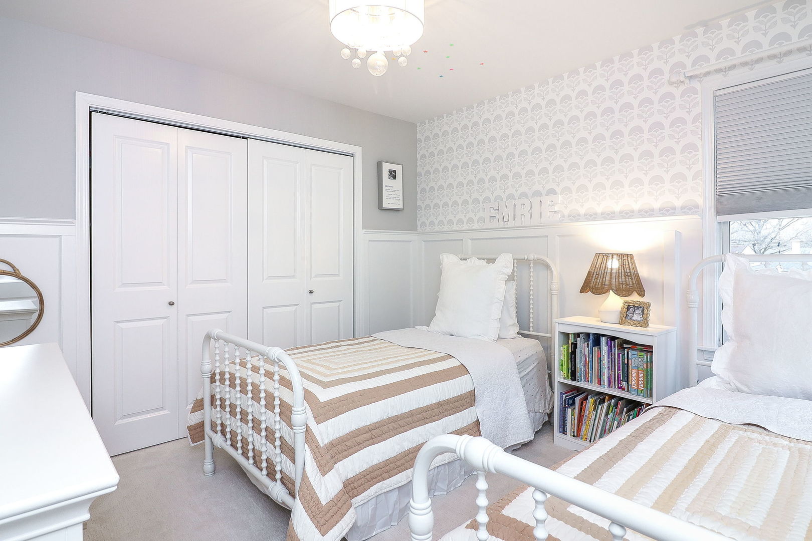 133 South Williston Street Wheaton, IL 60187 - Photo 23 of 43 a bedroom with a bed and wooden floor