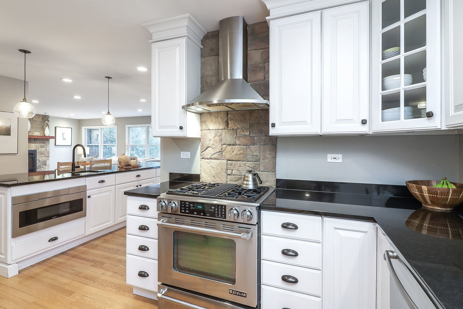 133 South Williston Street Wheaton, IL 60187 - Photo 4 of 43 a white stove top oven sitting inside of a kitchen