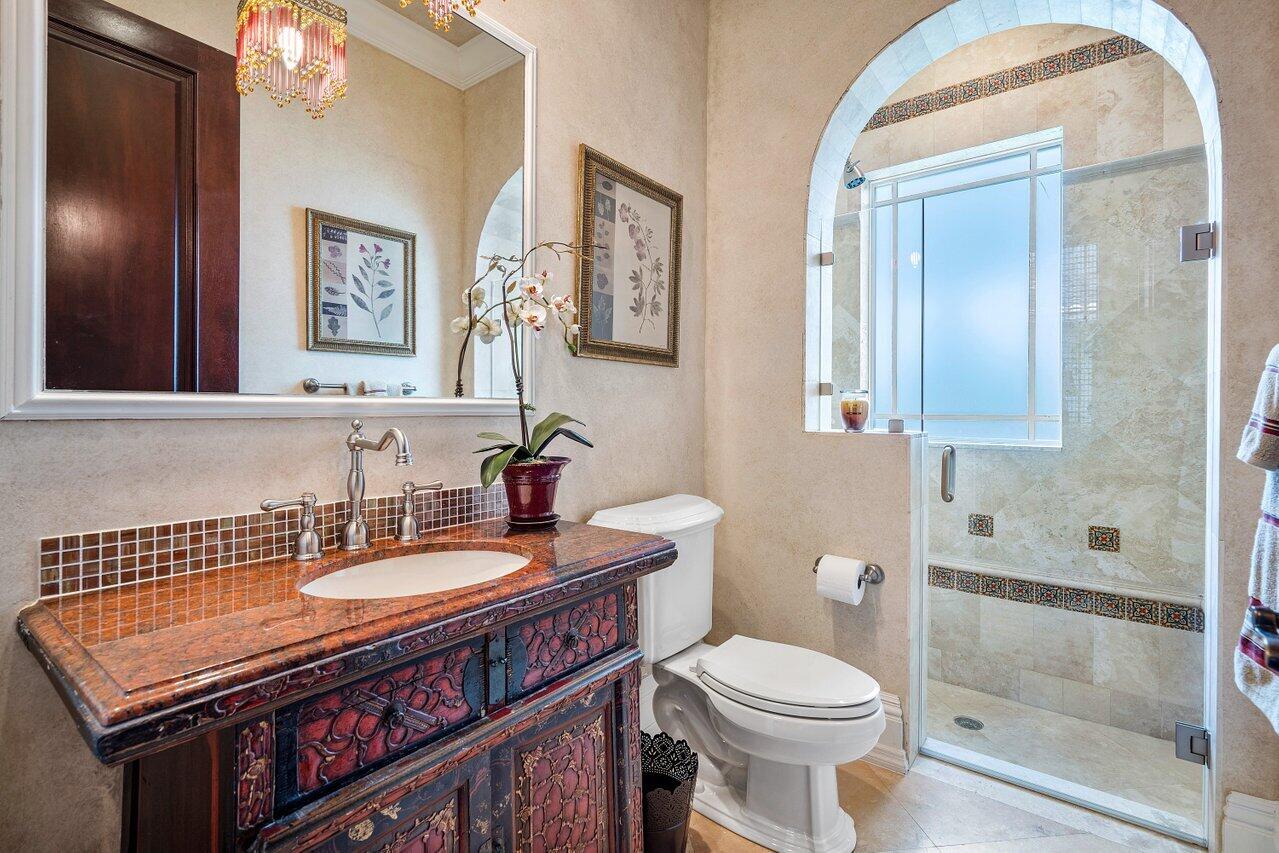 10730 Rio Hermoso Delray Beach, FL 33446 - Photo 43 of 61 Guest Room Bath - 1st Floor