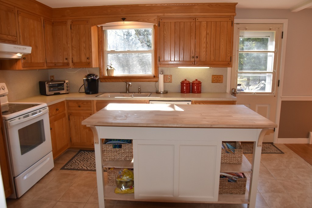 64 Page Road Bedford, MA 01730 - Photo 9 of 22 Gallery Image 9