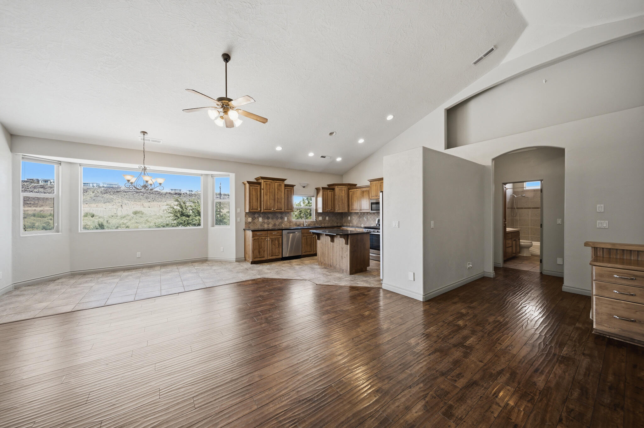 1727 Flagstone Road St. George, UT 84790 - Photo 8 of 46 DSC_2640