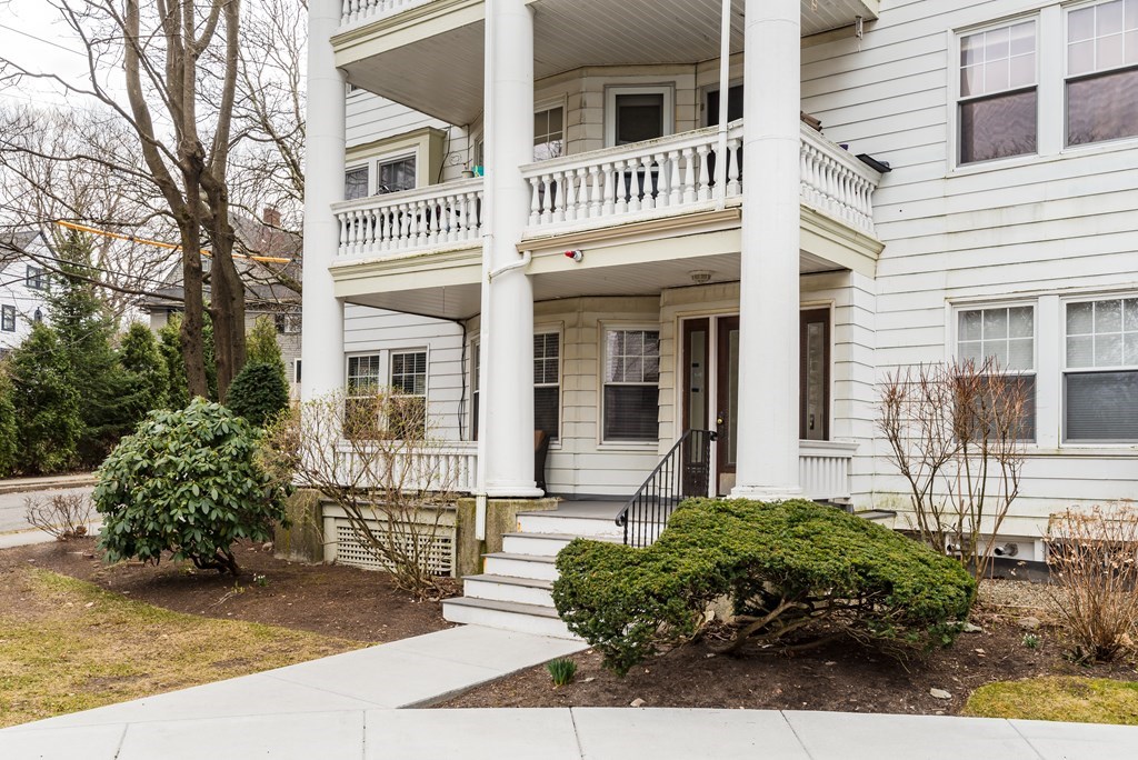 132 Middlesex Road, Unit 1 Brookline, MA 02467 - Photo 24 of 26 Gallery Image 24