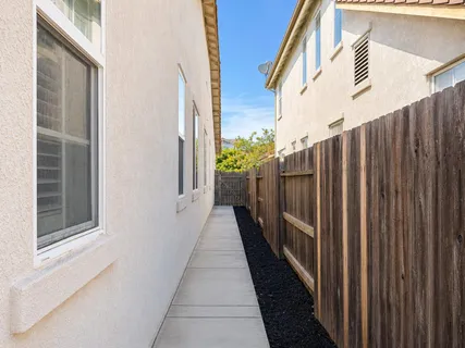 $649,900 | 5300 Kungsting Way, Elk Grove, CA 95757