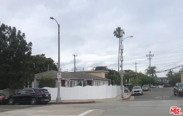 $1,950,000 | 404 Venice Way, Los Angeles, CA 90291