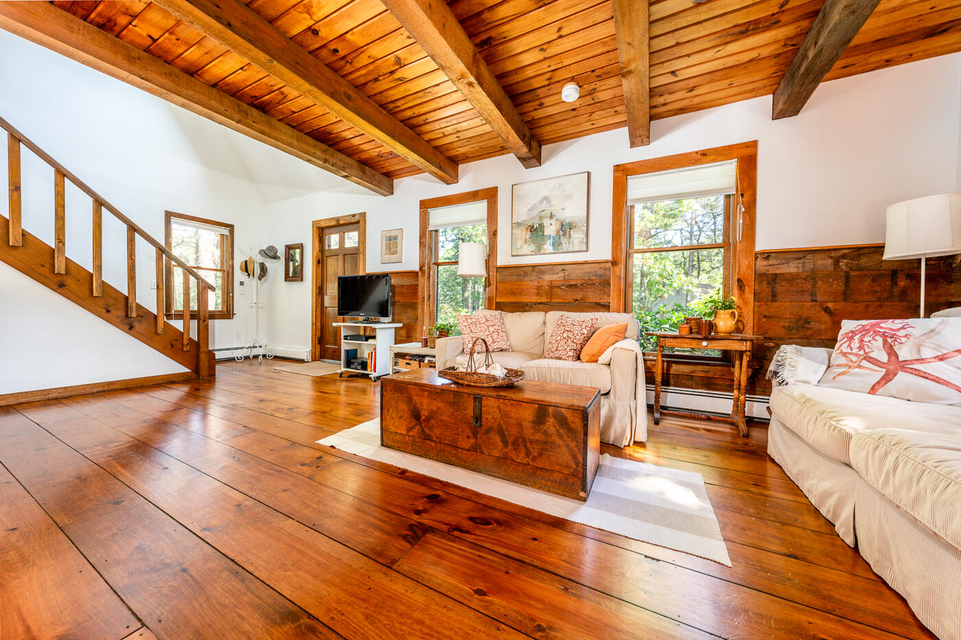 190 Lieutenant Island Road Wellfleet, MA 02667 - Photo 24 of 53 livroom1