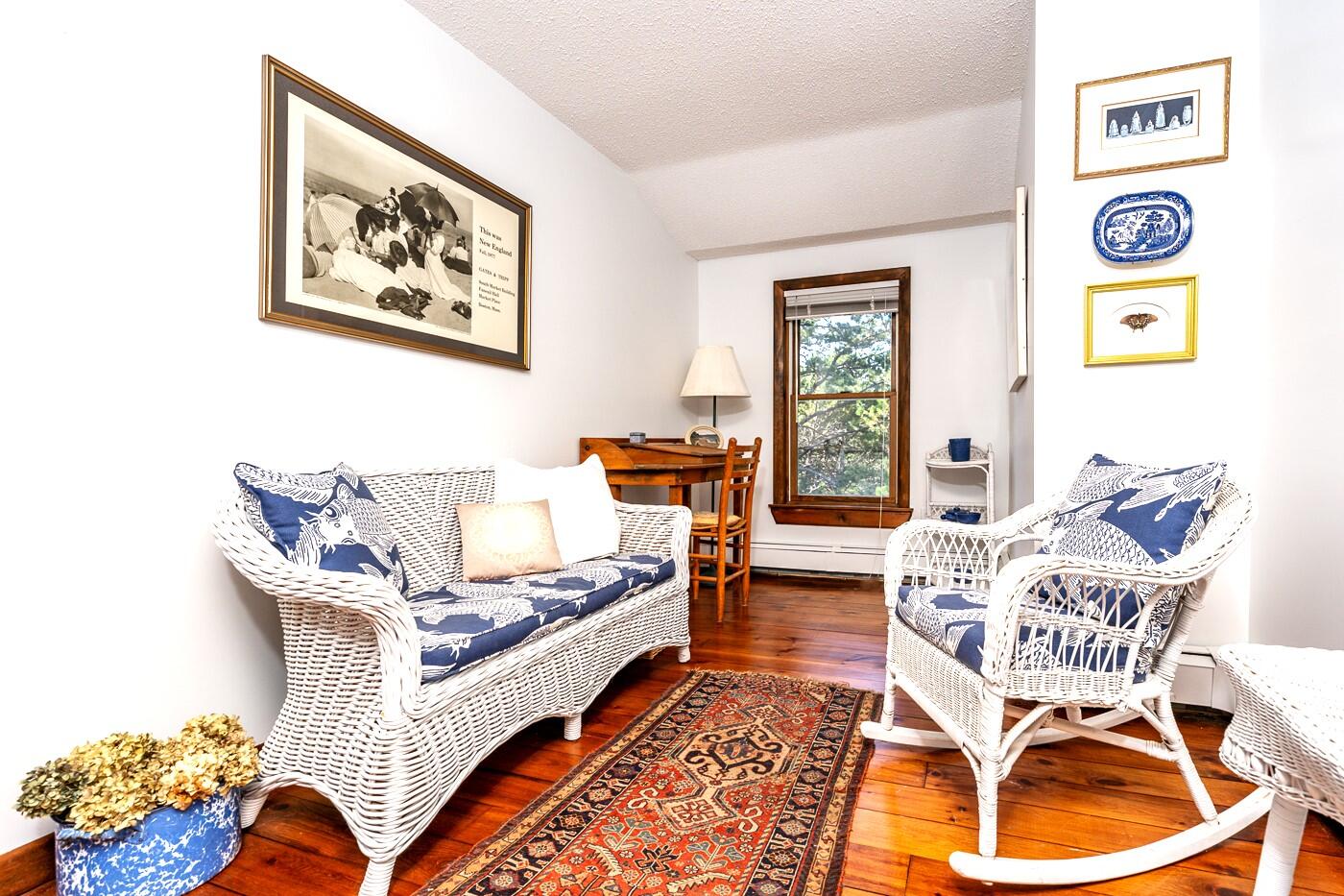 190 Lieutenant Island Road Wellfleet, MA 02667 - Photo 26 of 53 sittingroom1