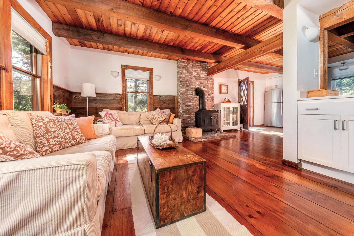 190 Lieutenant Island Road Wellfleet, MA 02667 - Photo 9 of 53 livroom4