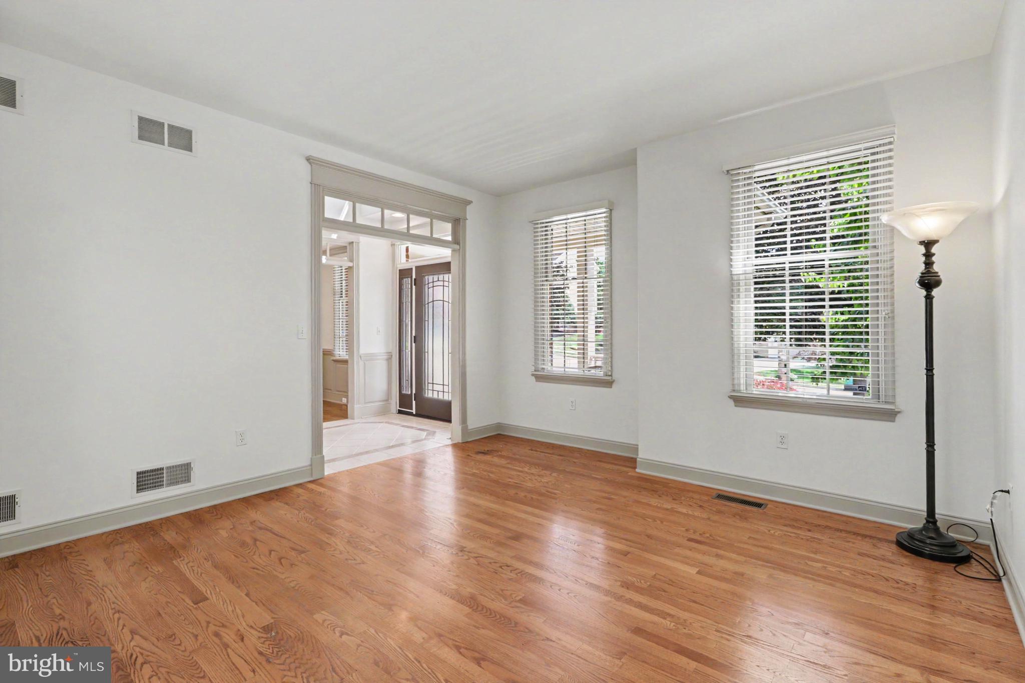 6539 Windmere Road Harrisburg, PA 17111 - Photo 8 of 82 Liv. rm.from stairs looking towards the foyer.
