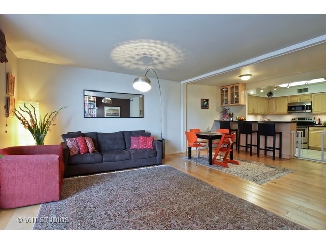 5901 North Sheridan Road, Unit 7C Chicago, IL 60660 - Photo 5 of 15