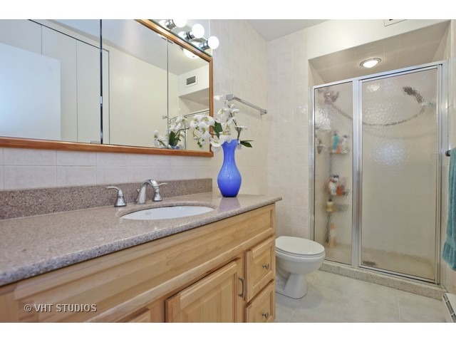 5901 North Sheridan Road, Unit 7C Chicago, IL 60660 - Photo 7 of 15