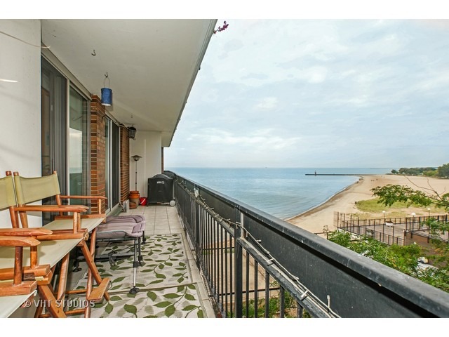 5901 North Sheridan Road, Unit 7C Chicago, IL 60660 - Photo 10 of 15