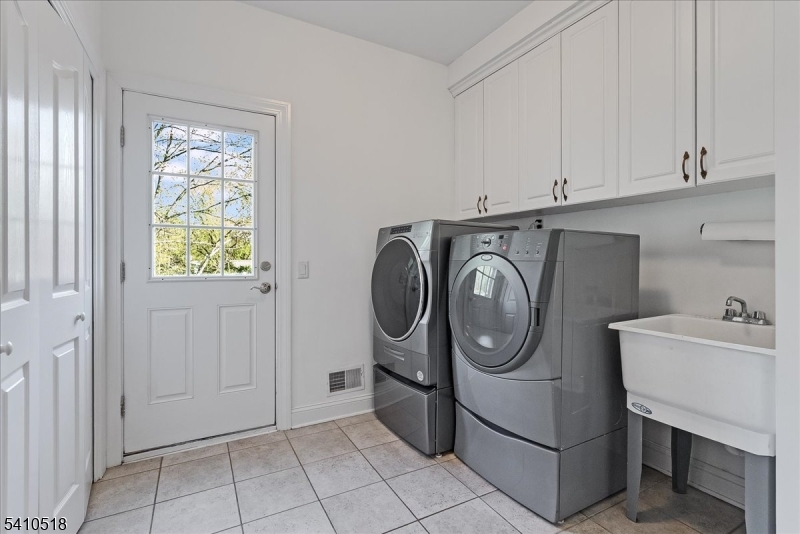 1 Brodziak Road Denville, NJ 07834 - Photo 28 of 42