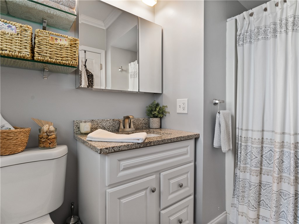 15 Hemalin Road Cranston, RI 02910 - Photo 12 of 34