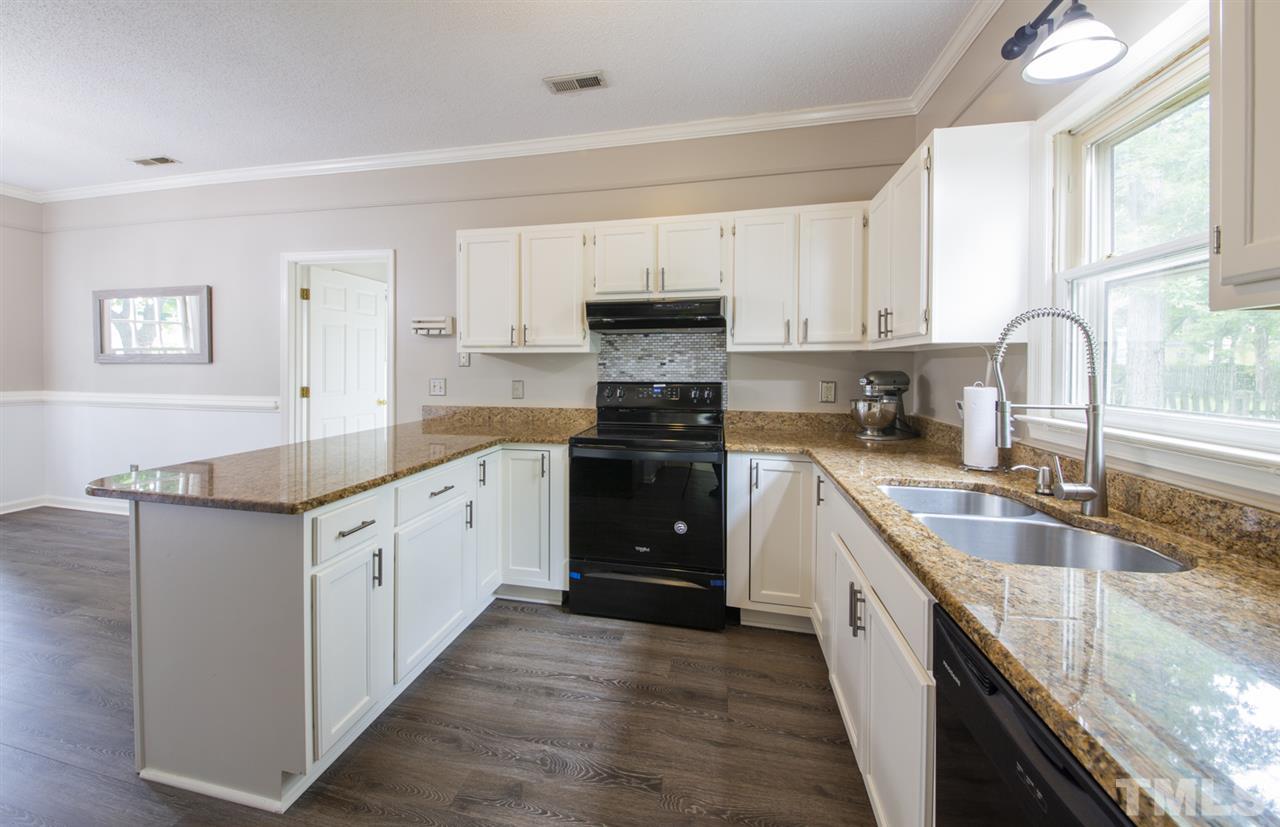 11904 North Exeter Way Raleigh, NC 27613 - Photo 4 of 19