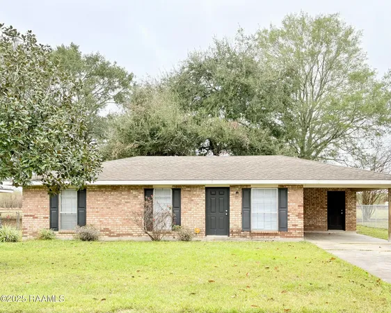 $1,175 | 120 Lindsey Circle, Carencro, LA 70520