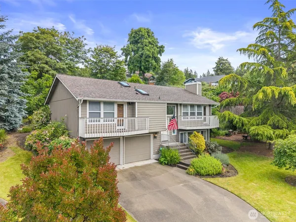 $650,000 | 811 Union Avenue, Steilacoom, WA 98388