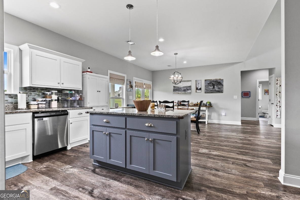 1641 County Road Lanett, AL 36863 - Photo 3 of 30 Kitchen Island
