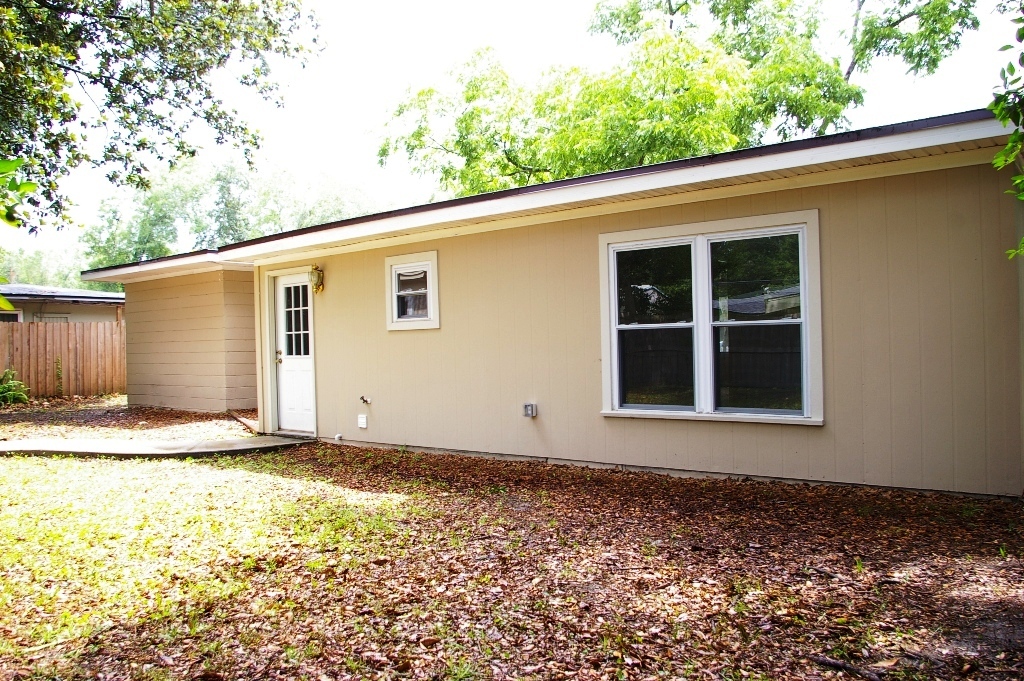 2715 Springmont Street Jacksonville, FL 32207 - Photo 11 of 14 REAR OF HOME