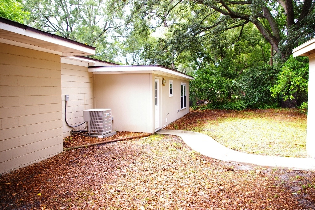 2715 Springmont Street Jacksonville, FL 32207 - Photo 13 of 14 REAR OF HOME