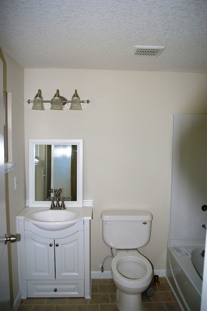 2715 Springmont Street Jacksonville, FL 32207 - Photo 6 of 14 MASTER BATHROOM