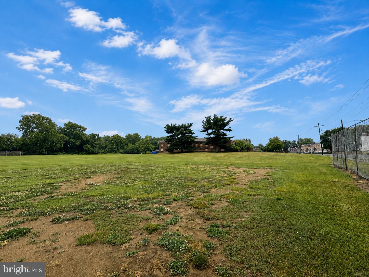 3201 Chesterfield Road Philadelphia, PA 19114 - Photo 4 of 18 a view of an ocean from a yard