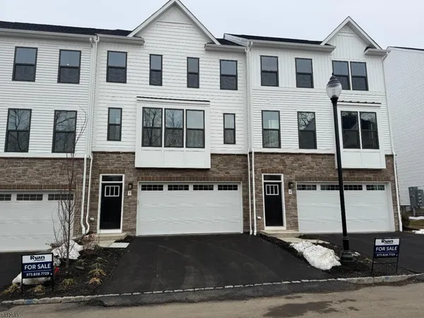 $884,990 | 6 Lafayette Lane, Towaco, NJ 07082