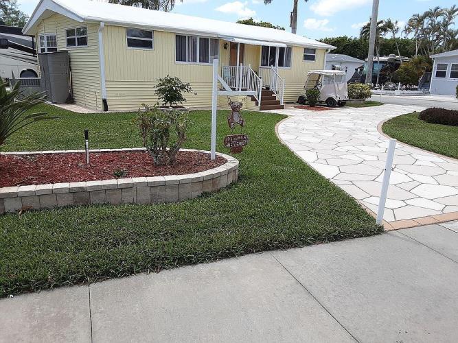 475 Vanda Sanctuary Naples, FL 34114 - Photo 2 of 9