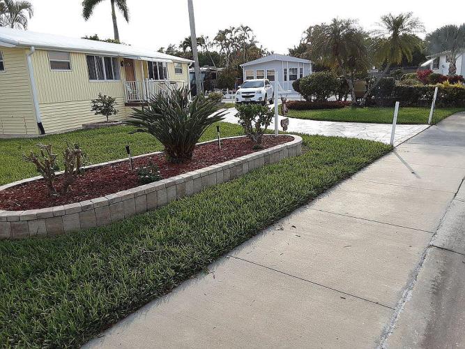 475 Vanda Sanctuary Naples, FL 34114 - Photo 4 of 9