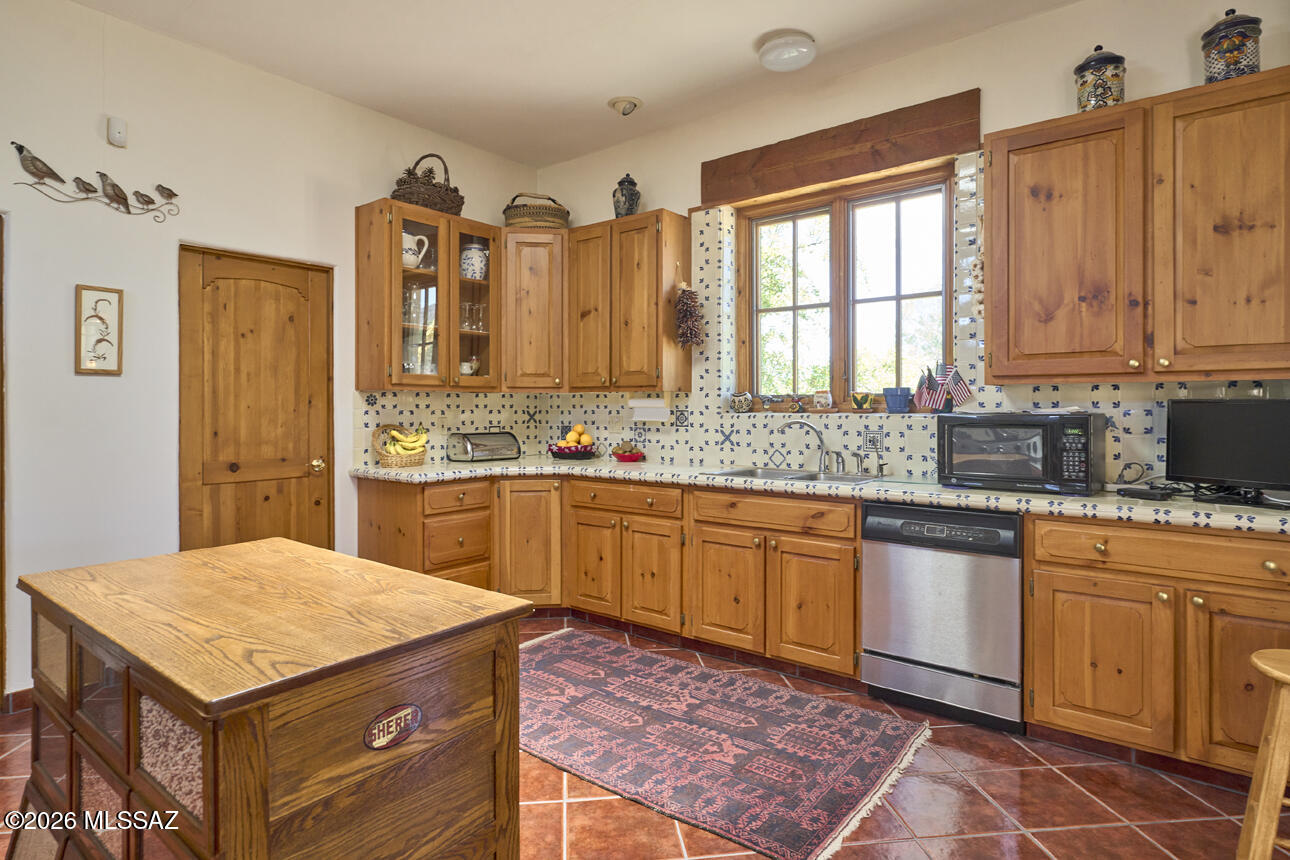 14075 South Sunglow Road Pearce, AZ 85625 - Photo 13 of 42 L_Interior House Kitchen 3