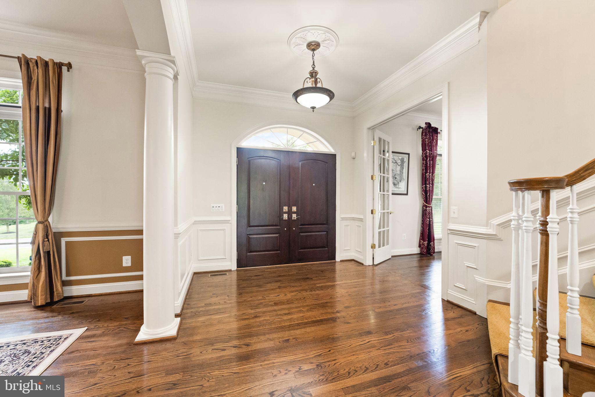 27712 Paddock Trail Place Chantilly, VA 20152 - Photo 11 of 106 Main level foyer