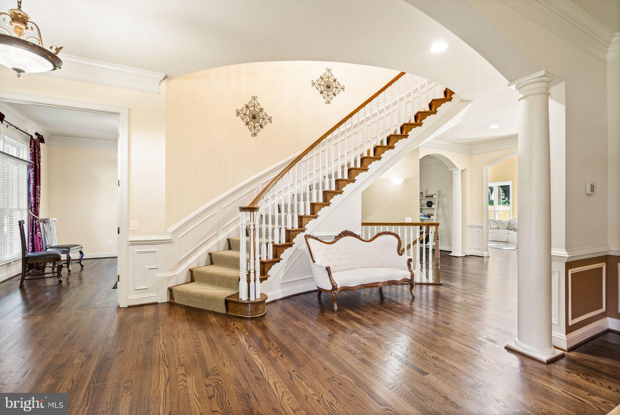 27712 Paddock Trail Place Chantilly, VA 20152 - Photo 13 of 106 Welcoming foyer